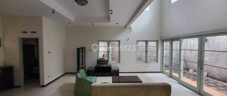 Rumah di Komplek Batununggal Indah Semi Furnished Hadap Timur 2 Lantai 1