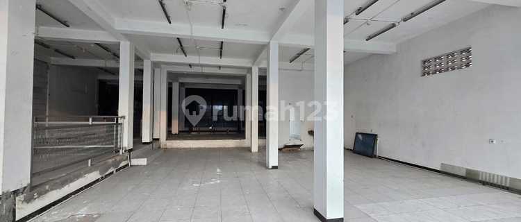 3-Story Shophouse on Raya Bandung, Tanjungsari Sumedang 1