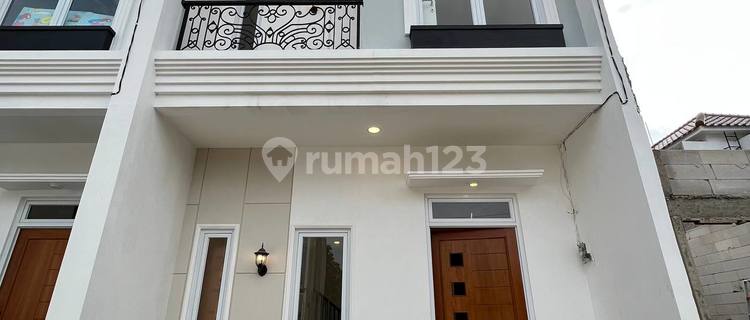 Rumah mewah 700 meter ke stasiun kereta di margonda depok 1