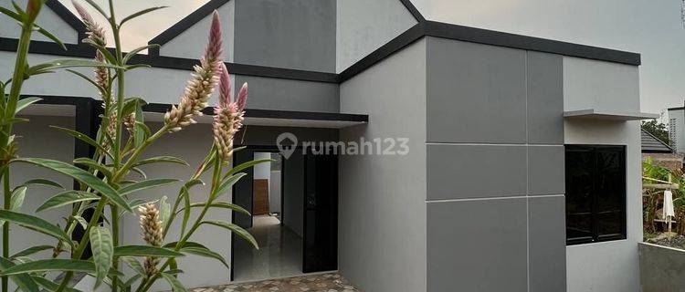 Rumah murah strategis 900 meter ke pintu tol depok 1