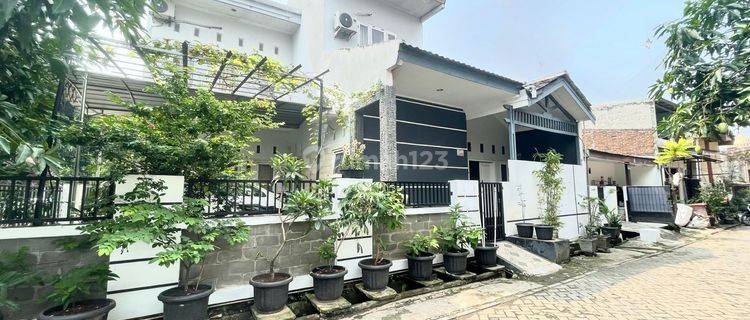 Rumah Mewah 3 Lantai Full Furnish di Perum Binong Permai. Curug - Tangerang 1