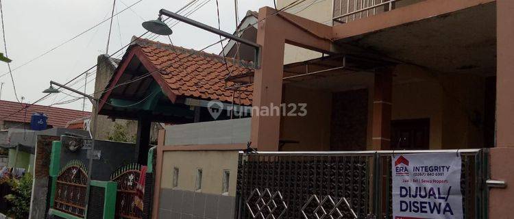 Dijual disewakan Rumah 2 Lantai di Jl. Juanda Karawang 1