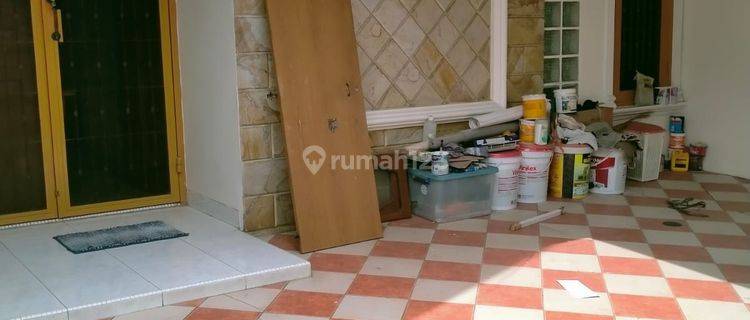 Rumah di Taman Surya 3, Hadap Timur Laut, Siap Huni, Terawat 1