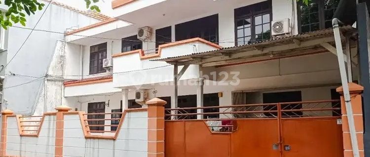 Many-Roomed Boarding House in Siwalankerto Near UK Petra 1