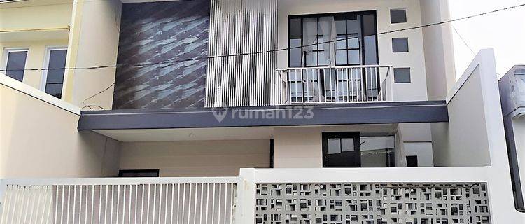 Rumah Baru Gress Minimalis di Manyar Rejo 1