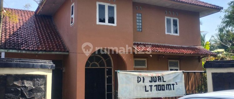 Rumah Dua Lantai Siap Huni Halaman Depan dan Belakang Luas Harga Masih bisa Nego Sampai Jadi 1