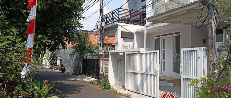 Rumah Minimalis 3 Lantai Siap Huni, Posisi Dekat Jalan Lebar  1