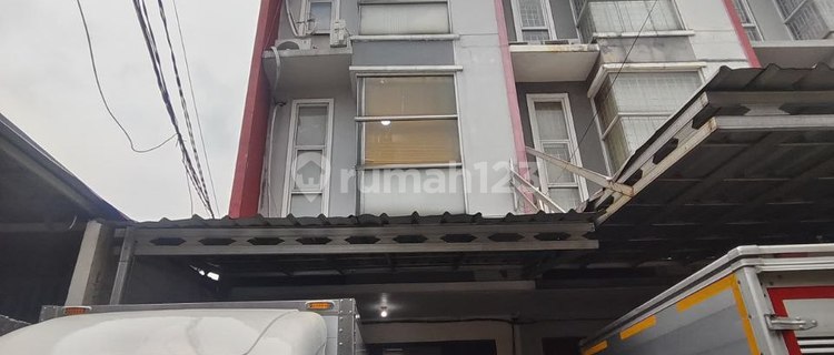 For Sale Commercial Shop House in Strategic Location Below Market Price, Abang, Central Jakarta 1