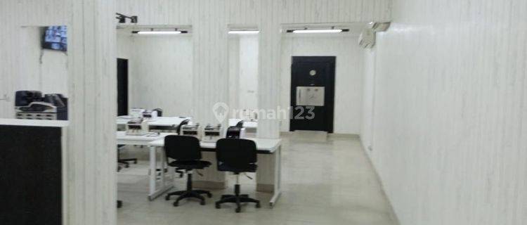 Bangunan kantor di jagakarsa, jakarta selatan 1