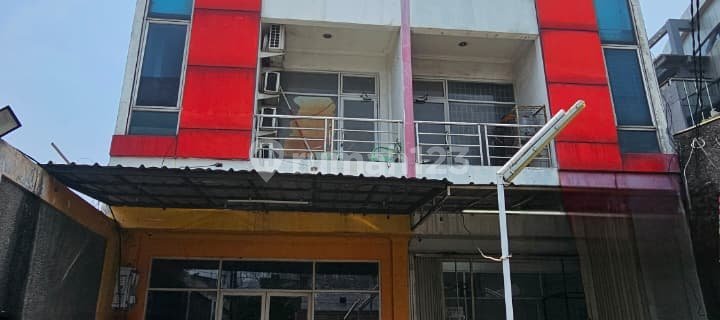 Shop House in Kebon Jeruk Raya, Strategic Location Near Bina Nusantara University (Binus), Main Road, Land at the Back Suitable for Warehouse 1