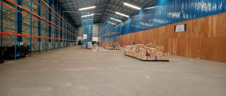 Sewa Gudang Loading Bay + Racking di Kim 3 Medan  1