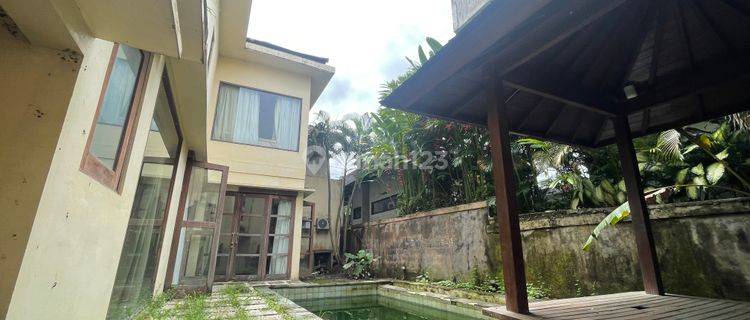 For Rent Villa 3 Bedrooms 2 Floors  Furnished Tumbak Bayuh West Canggu 1