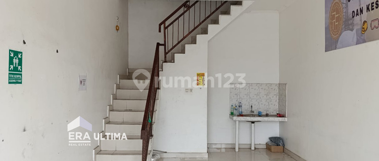 Good Clean Ready-to-Use Shop House in a Strategic Location in Soreang 1
