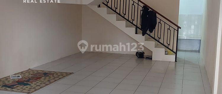 Strategic Ready-to-Use Shop House Crowded in Ibrahim Adjie 1