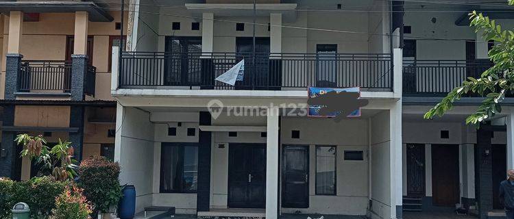 Disewakan Rumah Minimalis 3 Lantai Rooftop Di Cluster Margahayu Raya 1