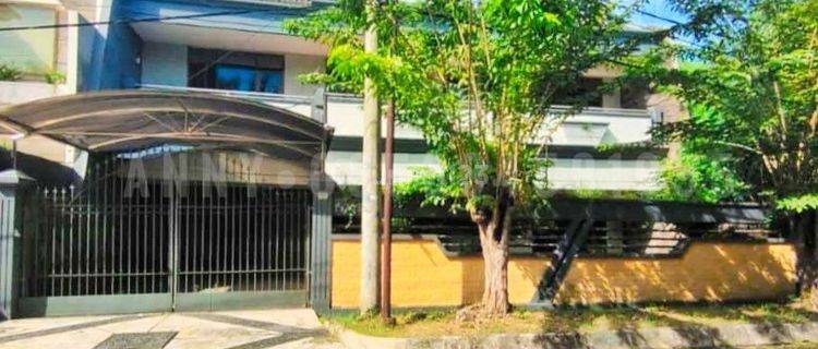 JUAL / SEWA RUMAH 2 LANTAI BISA UNTUK KANTOR, ROW JALAN KEMBAR - NGINDEN INTAN, SURABAYA 1