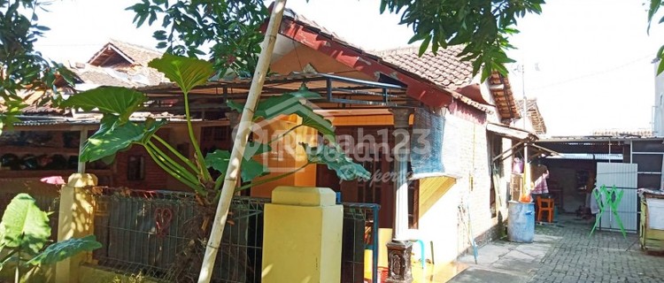 House in Jatisari Gisikdrono, Semarang HL 5372 1