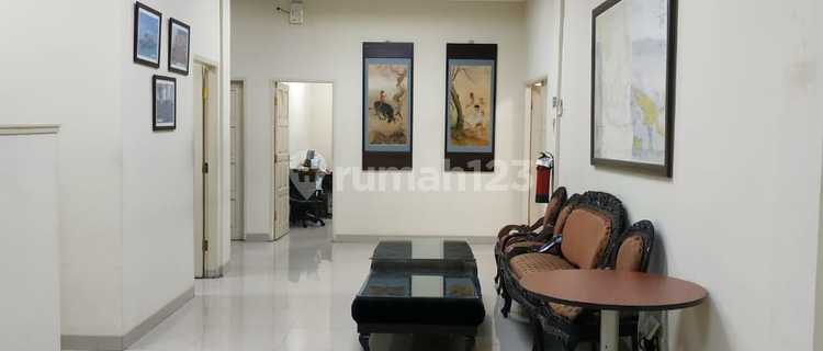 FOR SALEEE House in South Jakarta Land Size 1,098m2, Price Negotiable! 1