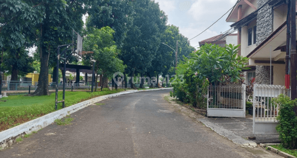 Rumah Siap Huni Bagus Dalam Kompleks di Lebak Bulus 1