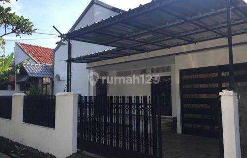 Rumah Lama Terawat Dalam Kompleks di Cinere 1