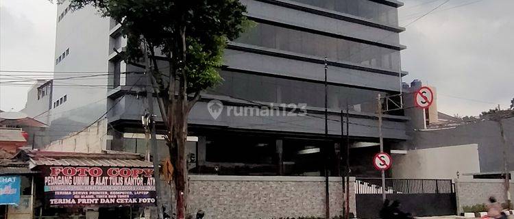 Gedung Baru Sangat Setrategis Siap Pakai 1