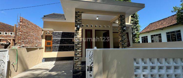 Rumah Mewah Minimalis Modern di Godean  1