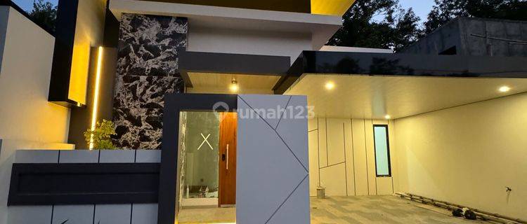 Rumah Mewah Minimalis Modern Dekat UPN  1