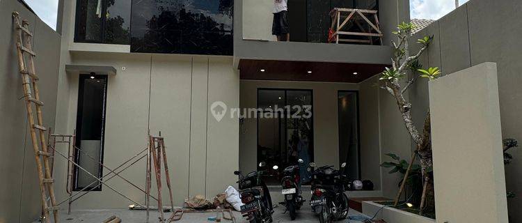 Rumah Mewah Minimalis Modern Dekat Upn  1