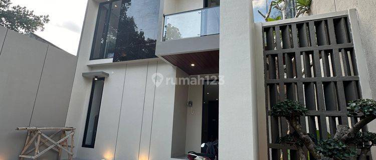 Rumah Mewah Minimalis Modern Dekat Upn  1