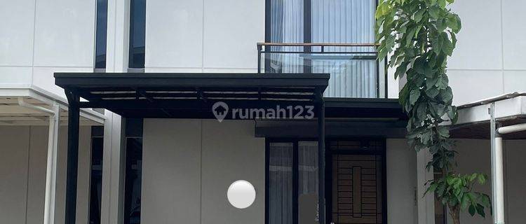 Rumah Full Furnished Baru Renovasi Bersih Dekat Mall Dan Kampus  1