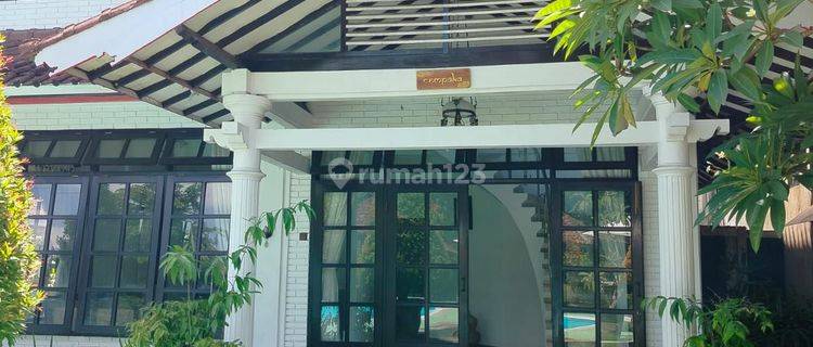 Disewakan Villa 4BR Strategis Dekat Plaza Renon Denpasar Bali 1