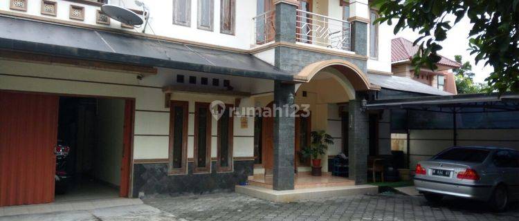 Rumah mewah full furnished  halaman luas di Purwomartani dekat kampus UPN 1