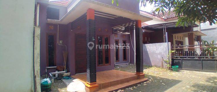 Rumah Modern Minimalis Di Tengah Kota Dekat Alun Alun Selatan 1