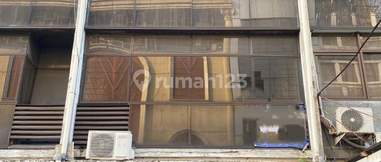 A 4-Story Shophouse in a Strategic Area in Central Jakarta, Suitable for Office and Business in Roxy (firmad) 1