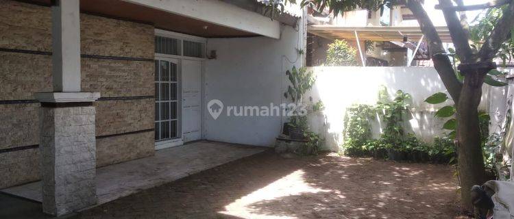 Jual Atau Sewa Rumah Bagus Untuk Usaha di Jalan Utama Turangga 1