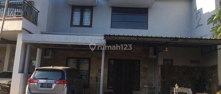 Rumah Tengah Kota di Jl. Landak 2 Lantai SHM Baru 1