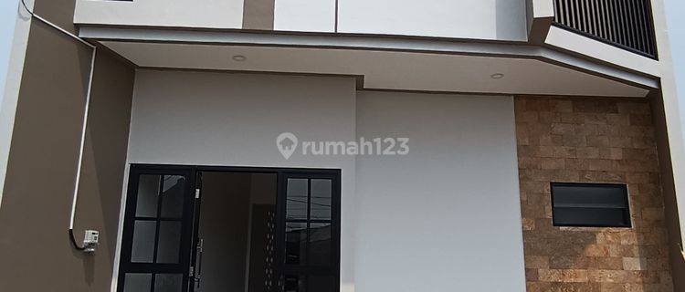 Rumah baru 2 lantai mewah modern siap huni dekat suramadu  1