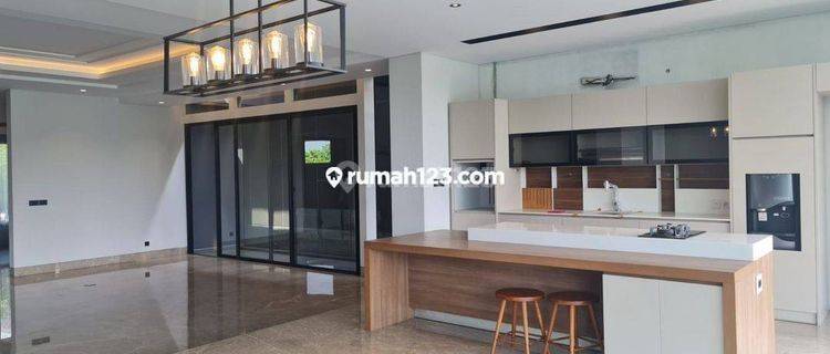 Rumah Luas View Danau Elegant di Baru Parahyangan 1