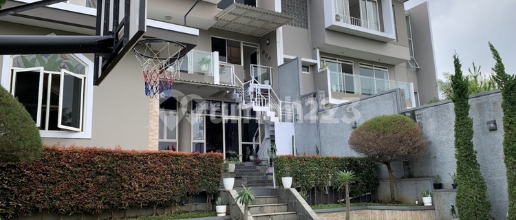 Rumah Terawat di Naganingrum Kota Baru Parahyangan Bandung 1