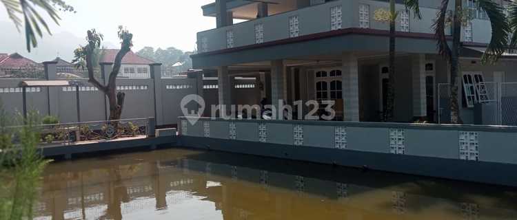 Ready-to-Live House/Villa on the Main Road of Sumedang City 1