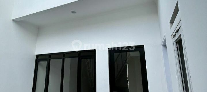 For sale new minimalist modern house building located at Jln Salendro Turangga Bandung. 1