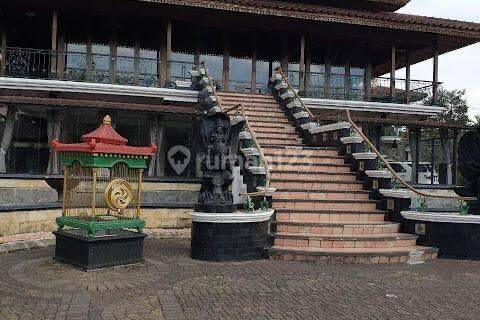 Eks Rumah Makan, Bangunan Ukir Asli Jepara di Cimalaka, Sumedang 1