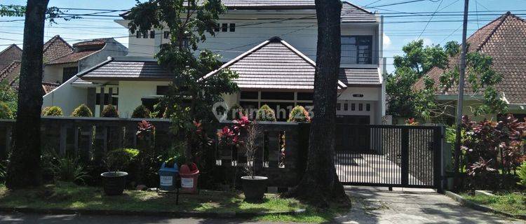 Rumah Mewah Dekat Gedung Sate di Cimanuk Bandung 1