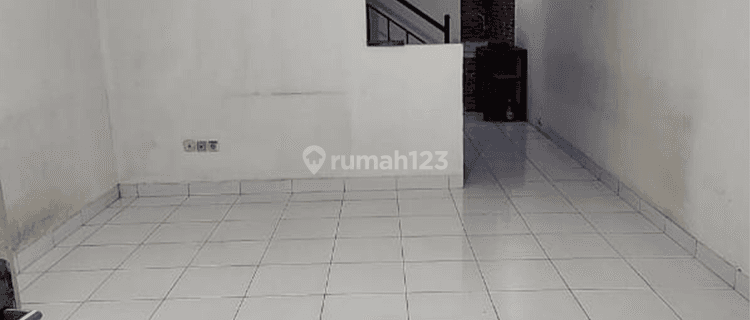 Rumah Kontrakan Bagus Semi Furnished di Puri Gardena, Jakarta Barat 1