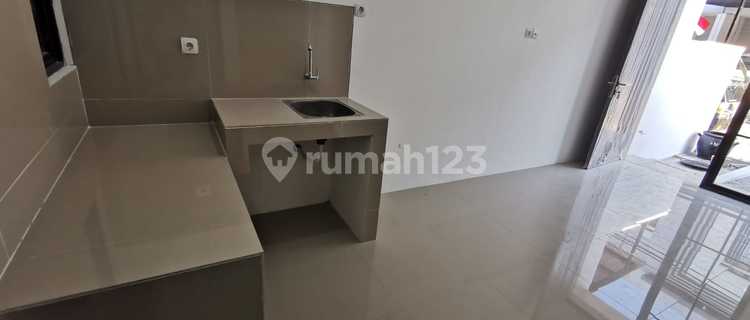 DISEWAKAN RUMAH SIAP HUNI SEBELAH RAYA KENJERAN 1