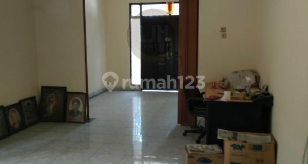 Rumah cocok untuk usaha di Palebon 1