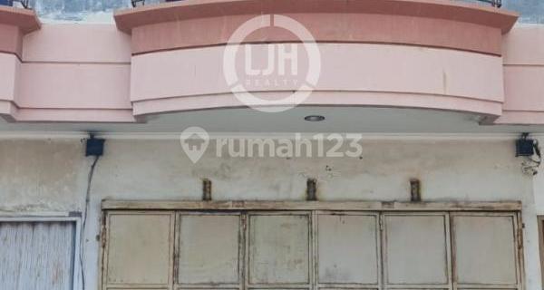 Ruko siap pakai di jalan Gajah Raya 1