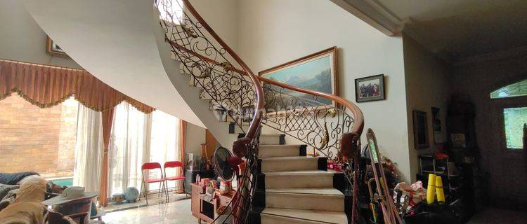 Rumah lokasi premium di Mega Kuningan 1