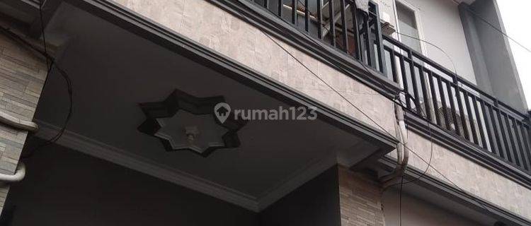 Rumah Kos 3 lantai di Tengah Kota jakarta  1