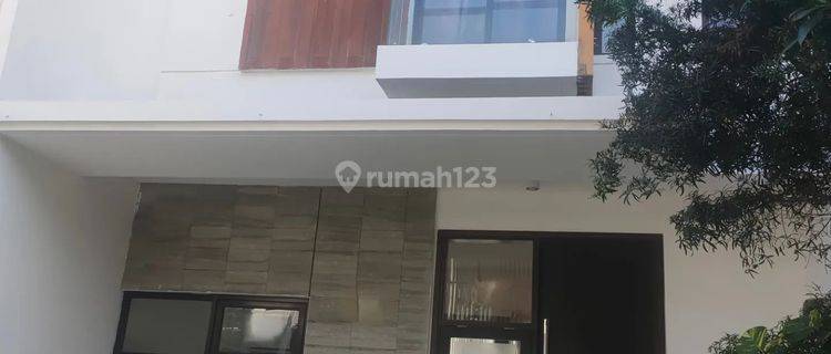 Rumah bagus di Delatinos BSD Rumah di Delatinos BSD 2 Lantai Lainnya Bagus Selatan di Delatinos BSD 1